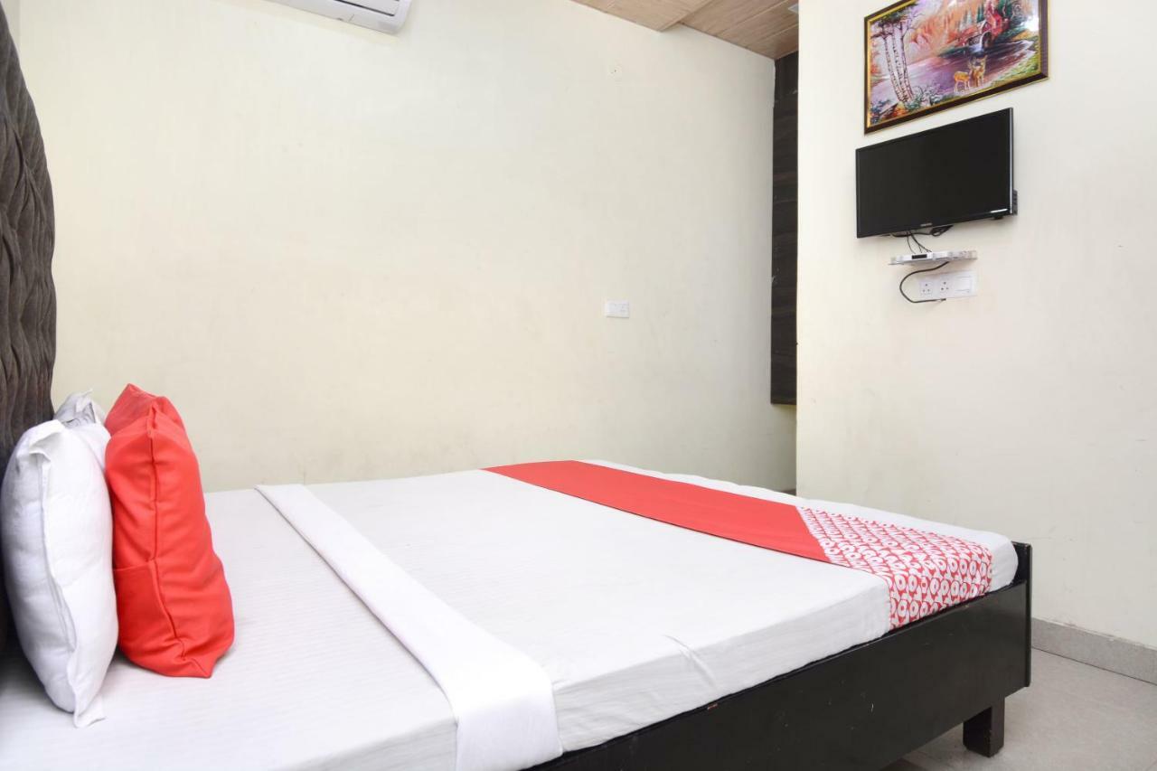 Oyo 29409 Hotel Best Sleep Inn Jalandhar Exteriör bild
